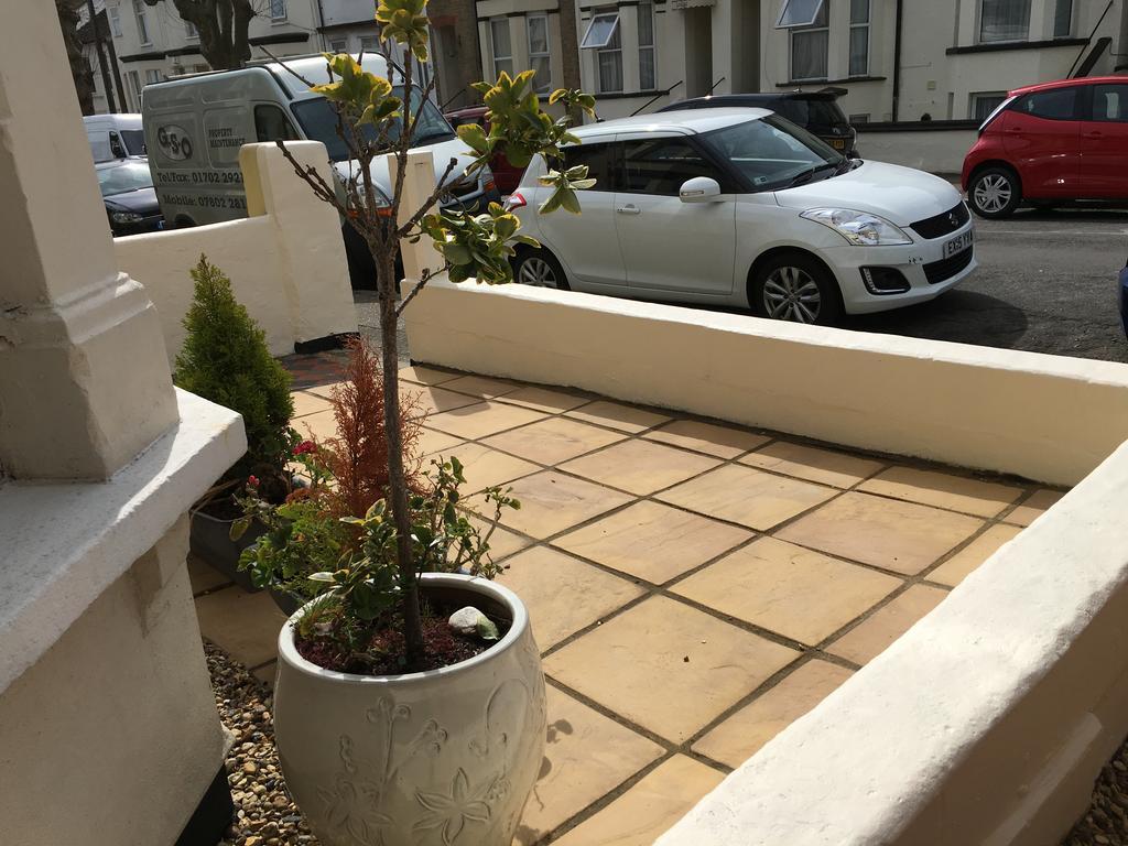 Caris Guest House Southend-on-Sea Eksteriør bilde